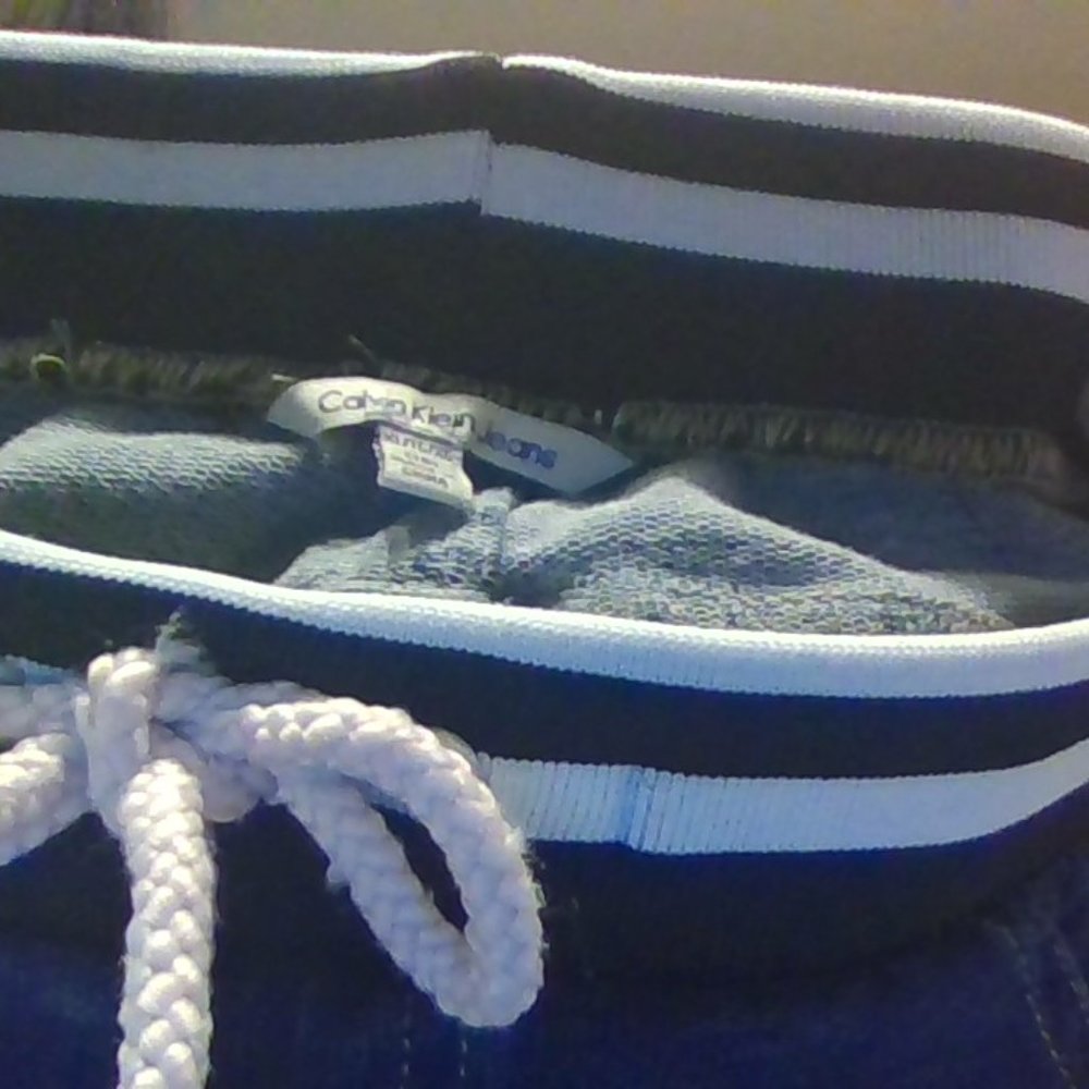 Shorts - Picture 3 of 3